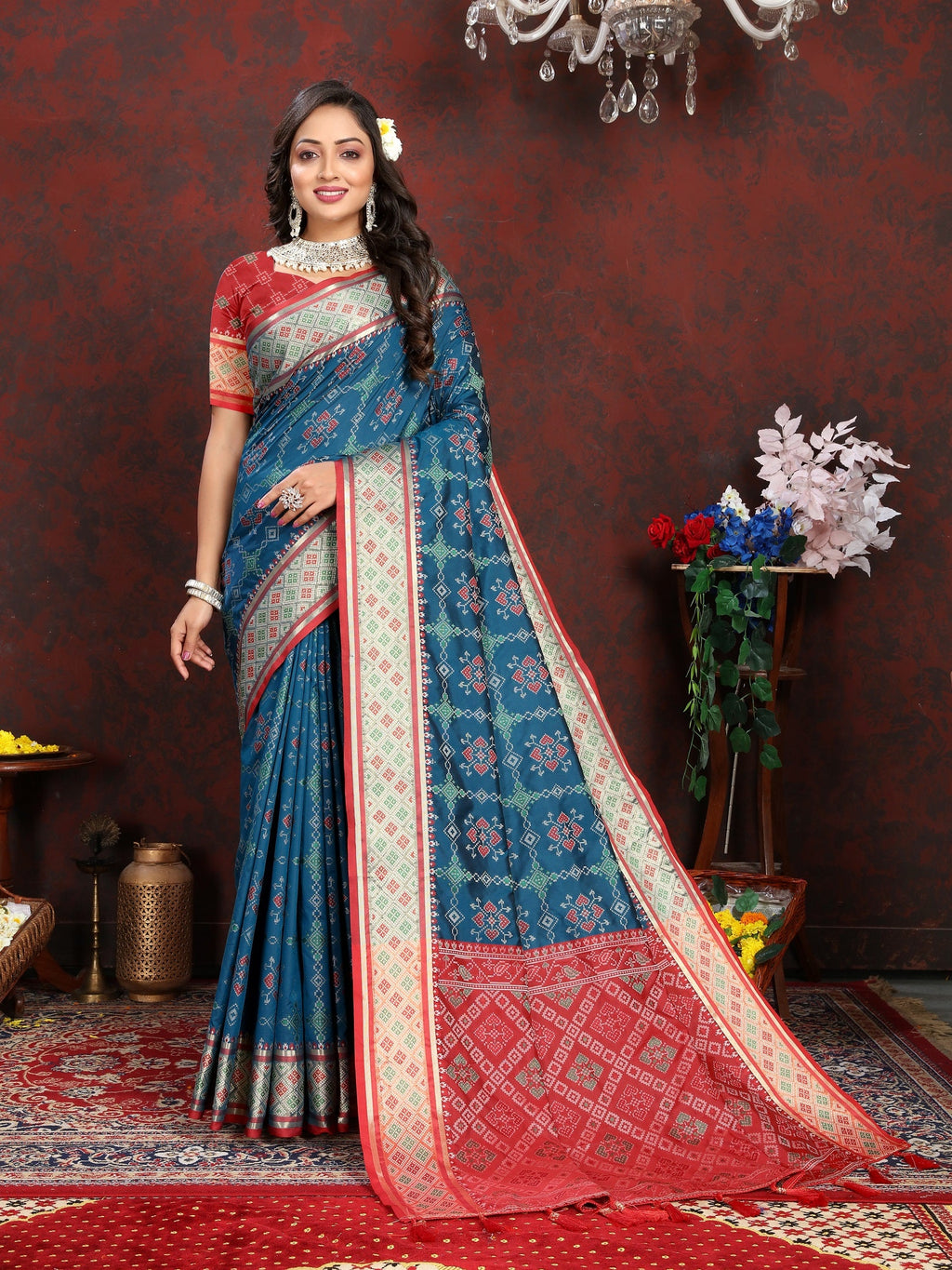 Vedant Vastram Navy Blue Color Kanjeevaram Patola Silk Saree - Navy Blue