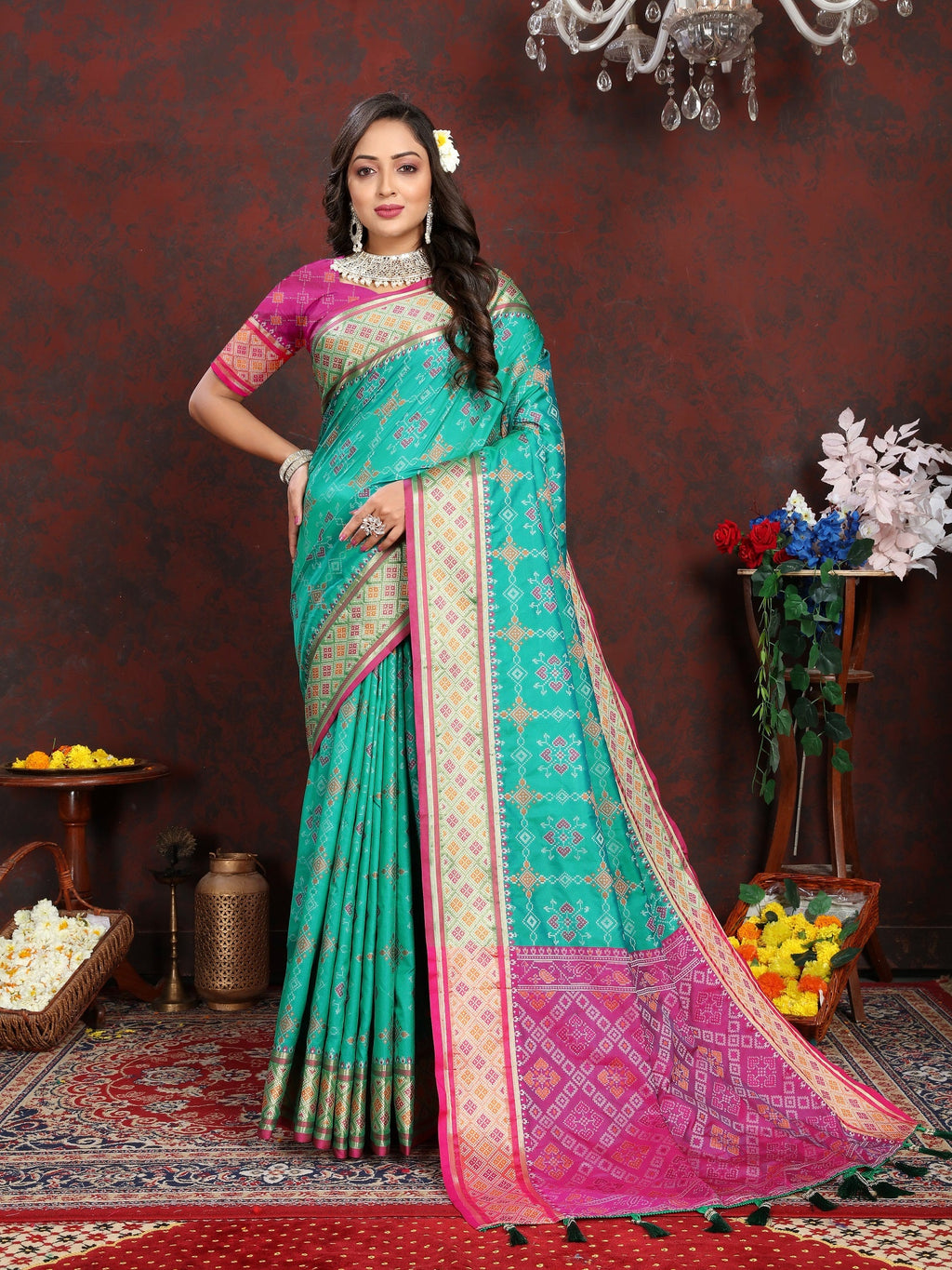 Vedant Vastram See Green Color Kanjeevaram Patola Silk Saree - See Green