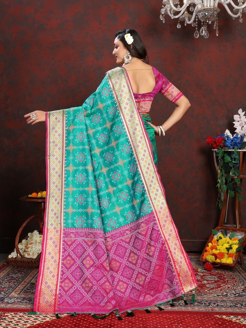 Vedant Vastram See Green Color Kanjeevaram Patola Silk Saree - See Green