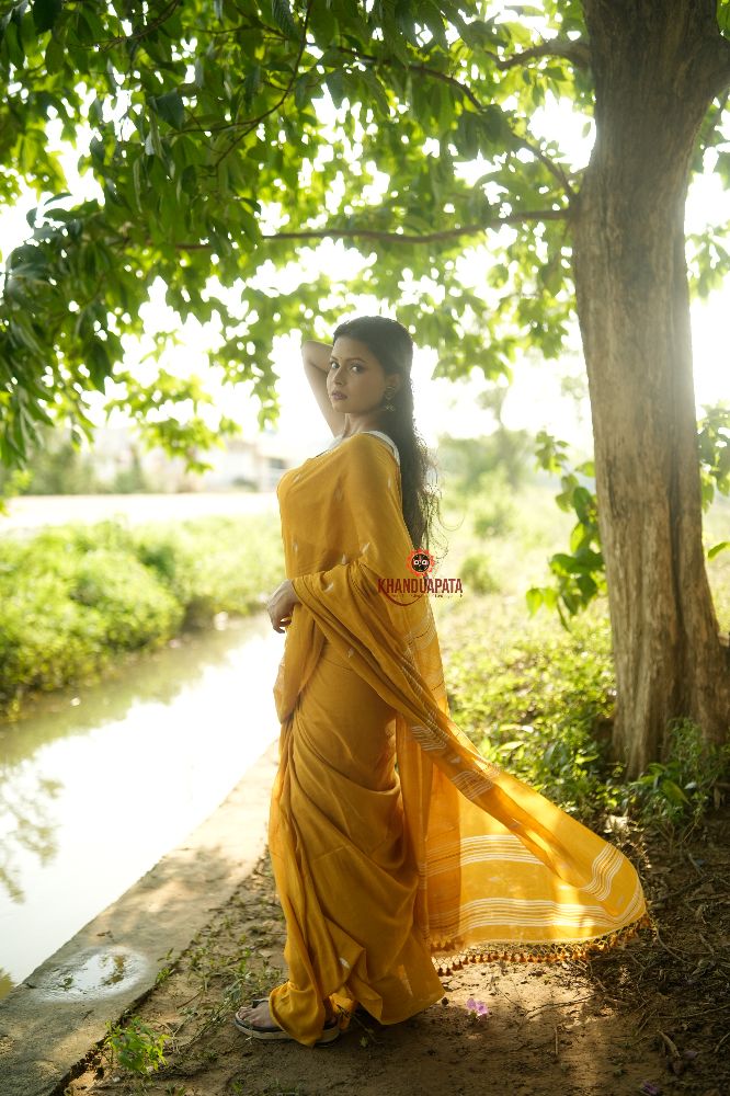 khanduapata White & Mustard Yellow Leaf Pattern Cotton Saree For Women - Distacart