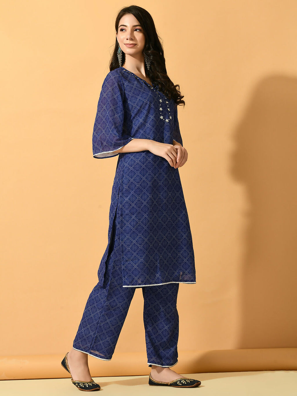 Myshka Women's Blue Embroidered Party Kurta Sets