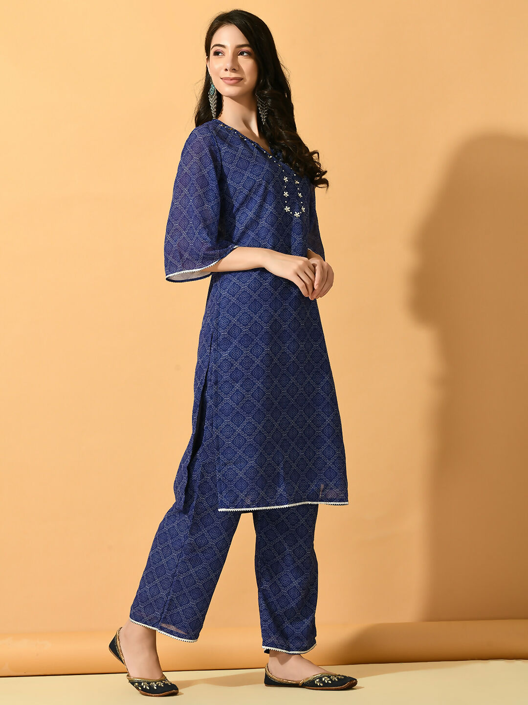 Myshka Women's Blue Embroidered Party Kurta Sets
