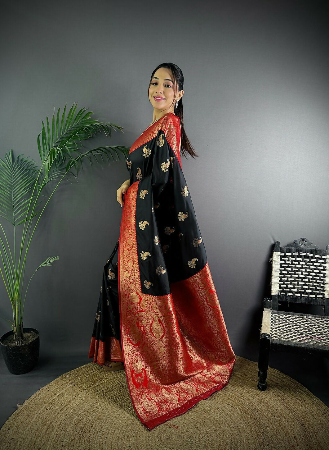 Joban Fashion Banarasi Black Woven Butti Soft Silk Saree - Distacart