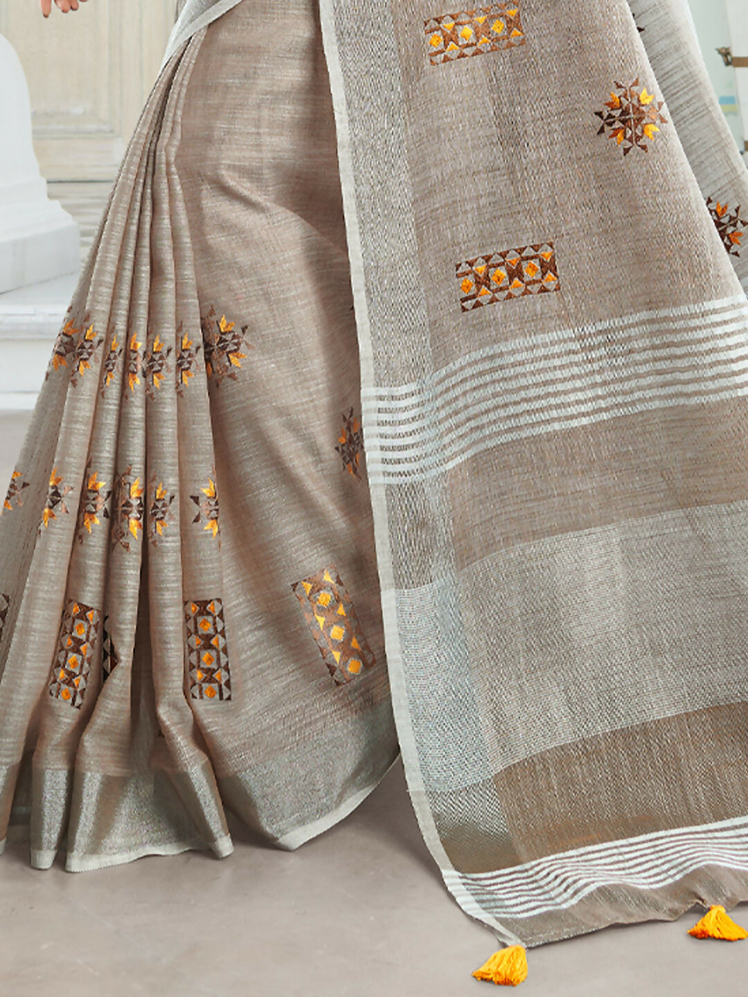 Shree Shyam Fashion Linen Light Beige Saree - Distacart