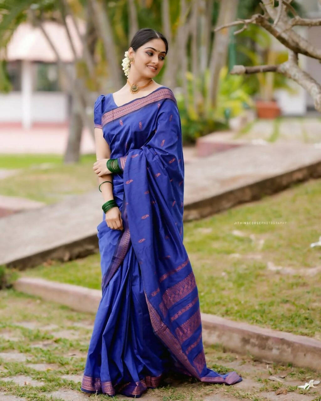DEIANA'S Beautiful Designer Golden zari Soft Lichi Silk Saree - Blue