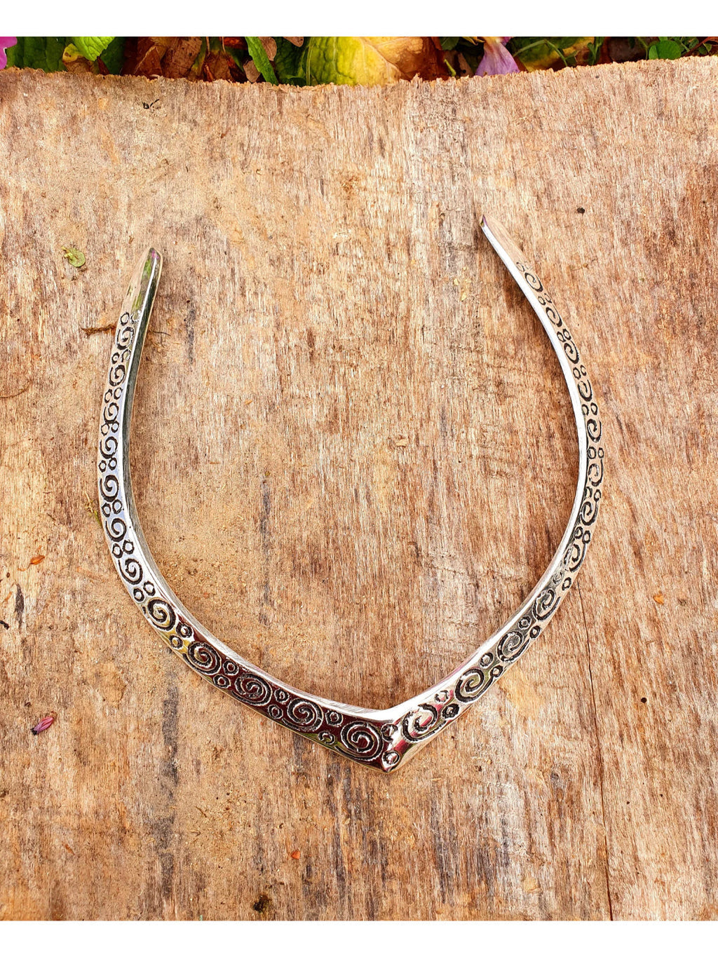 NVR Women's Handmade Silver-Plated Oxidized Collar Choker Necklace