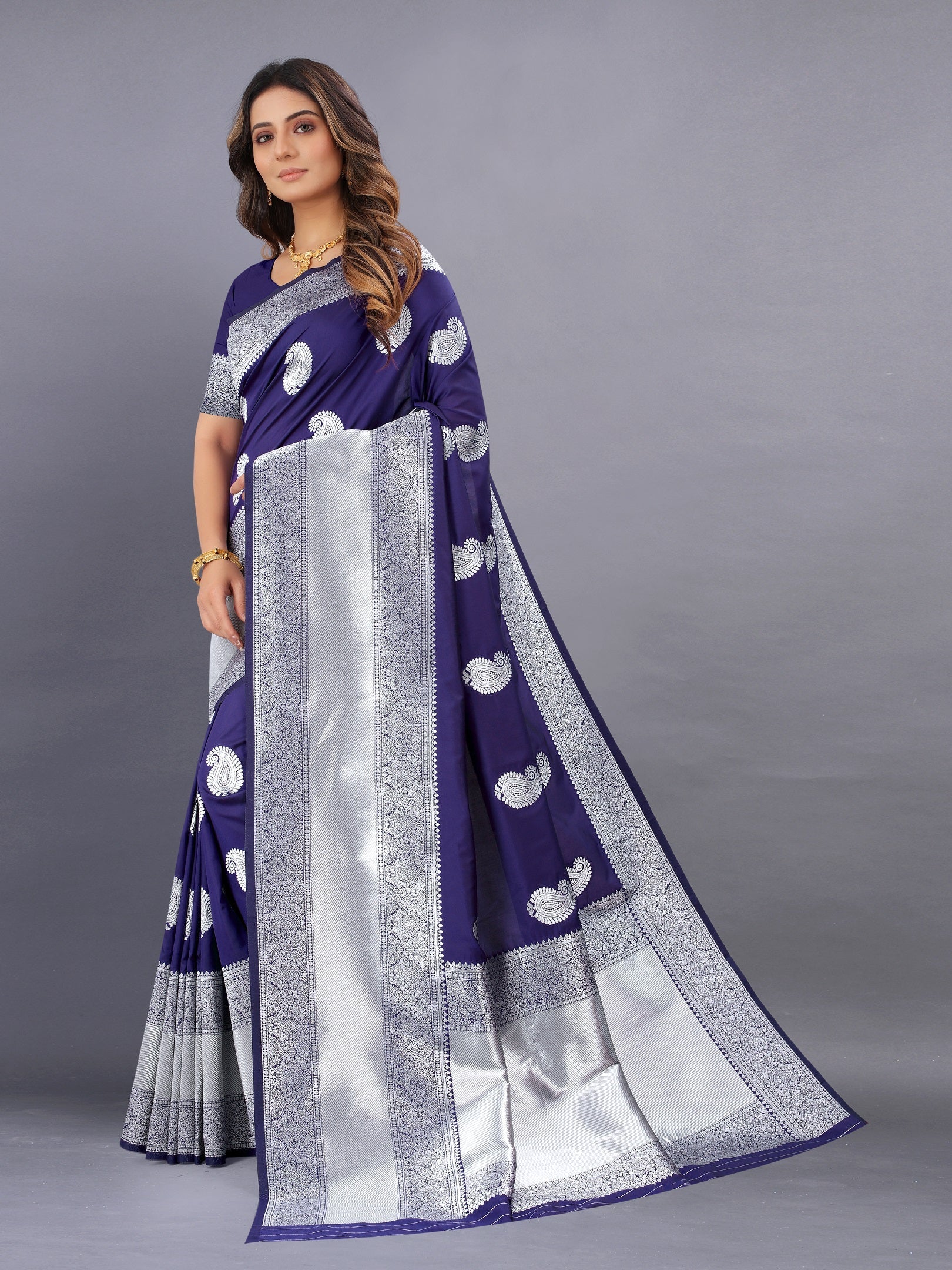 Vedant Vastram Soft Litchi Silk Banarasi Silk Saree - Navy