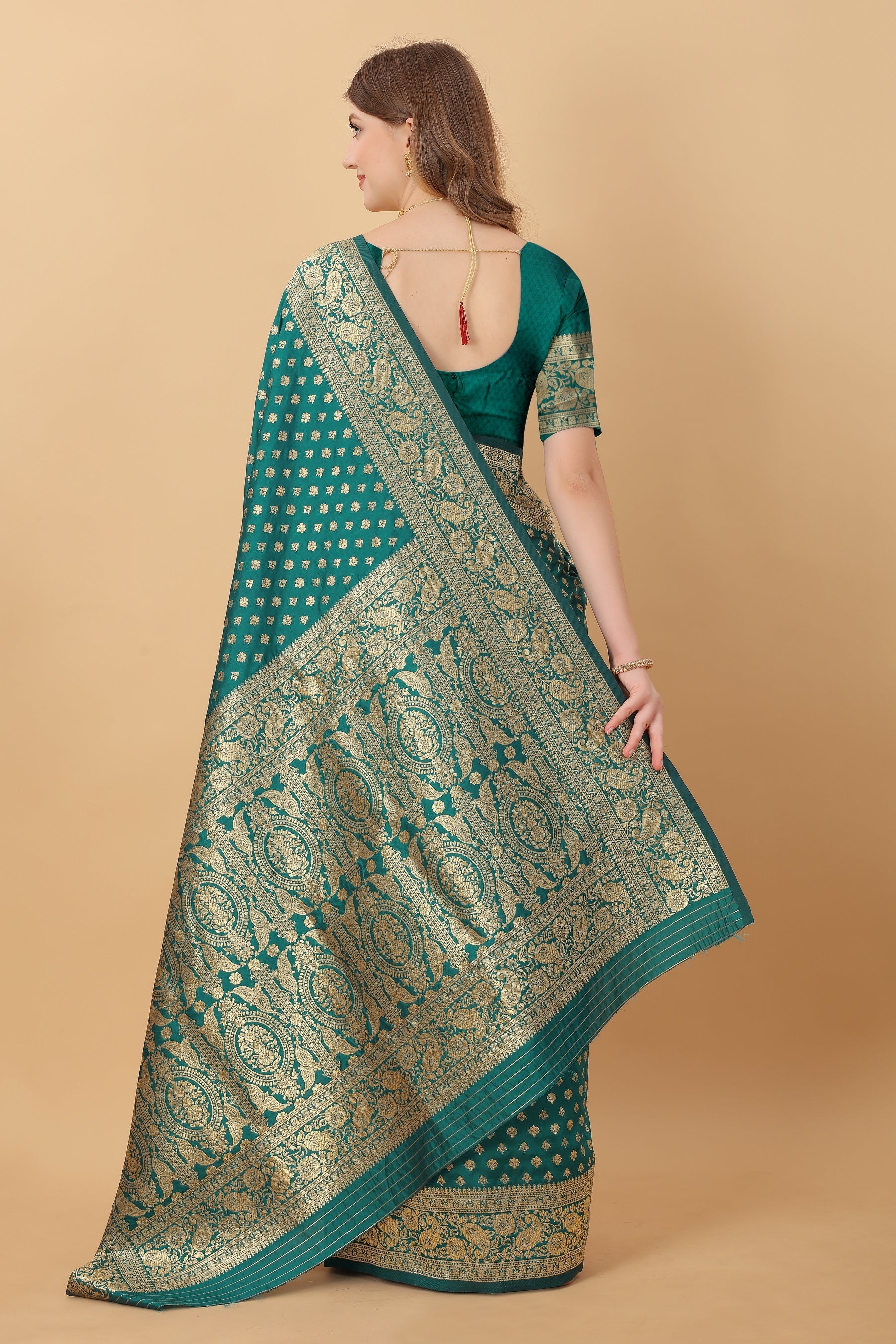 Vedant Vastram Soft Litchi Silk Kanjeevaram Saree - Green