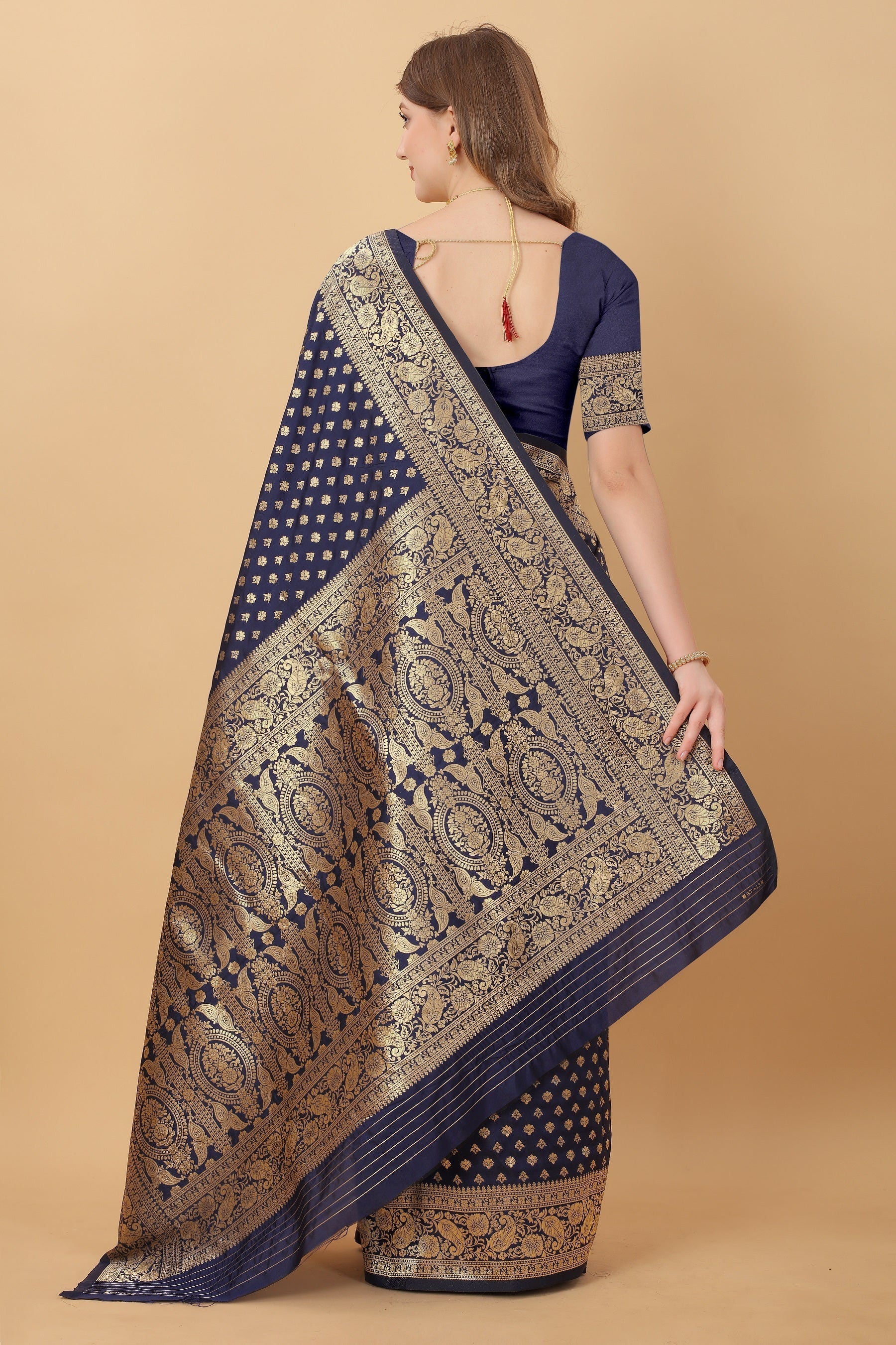 Vedant Vastram Soft Litchi Silk Kanjeevaram Saree - Navy