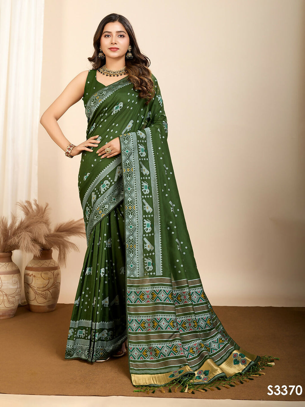 Green Soft Silk Woven Meenakari Designer Saree - Vedanti