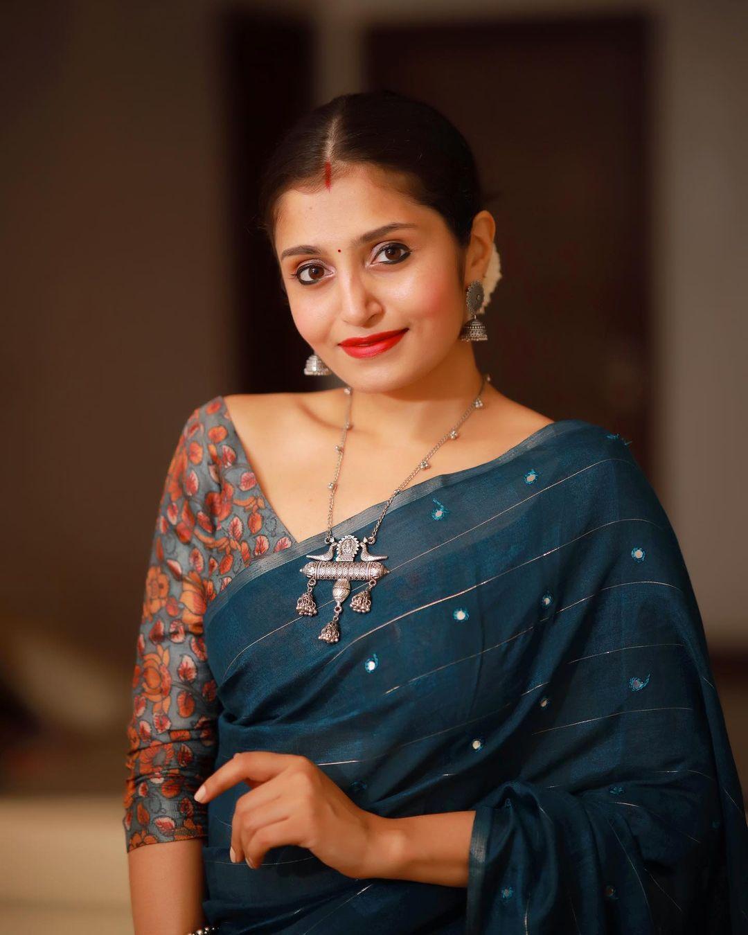 Blue Pure Linen Ethnic Motifs Saree with Unstitched Blouse - A2M - Distacart