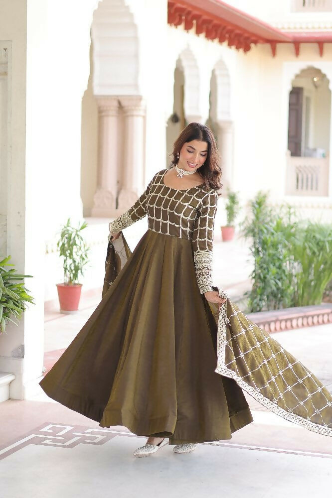 Joban Fashion Mehndi Kurta Set Silk Sequins , Zari, Coding & Thread Embroidered work - Distacart