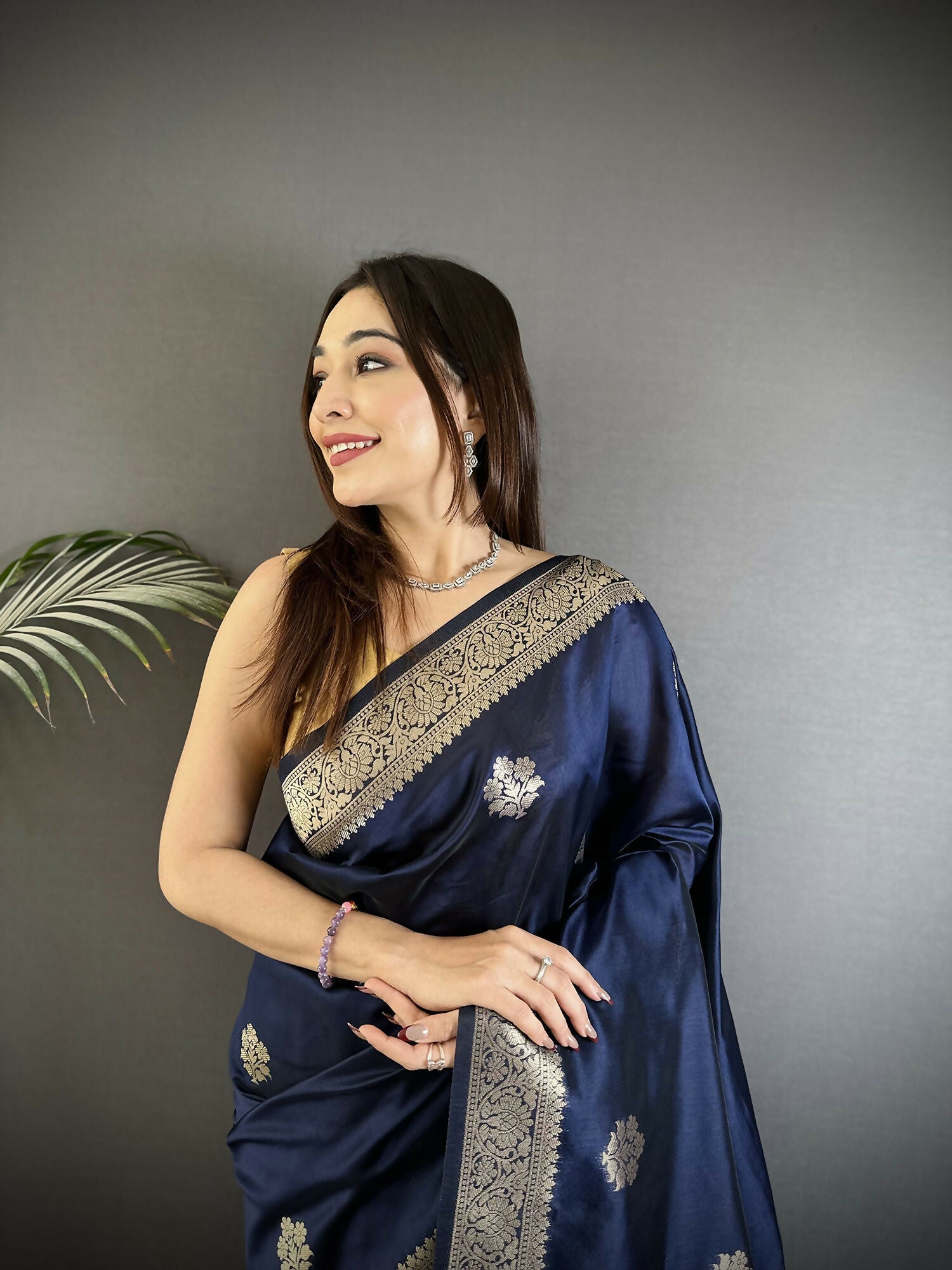 Joban Fashion Navy Blue Floral Jacquard Woven Design Cotton Silk Banarasi Silk Saree - Distacart