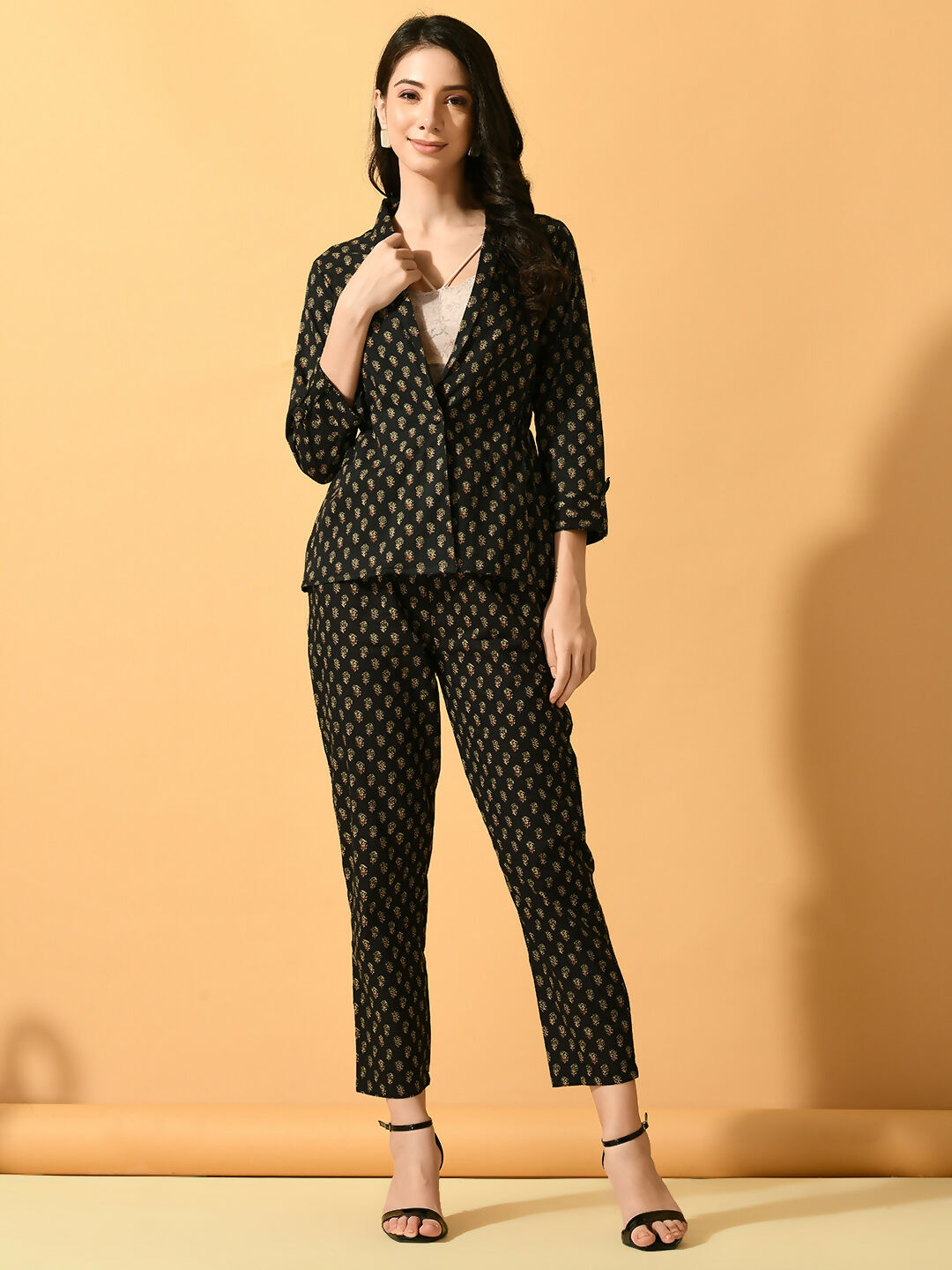 Myshka Women's Black Printed Floral Jacket