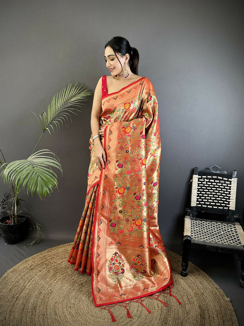 Joban Fashion Peach Floral & Leaf Motifs Soft Silk Paithani Saree - Distacart
