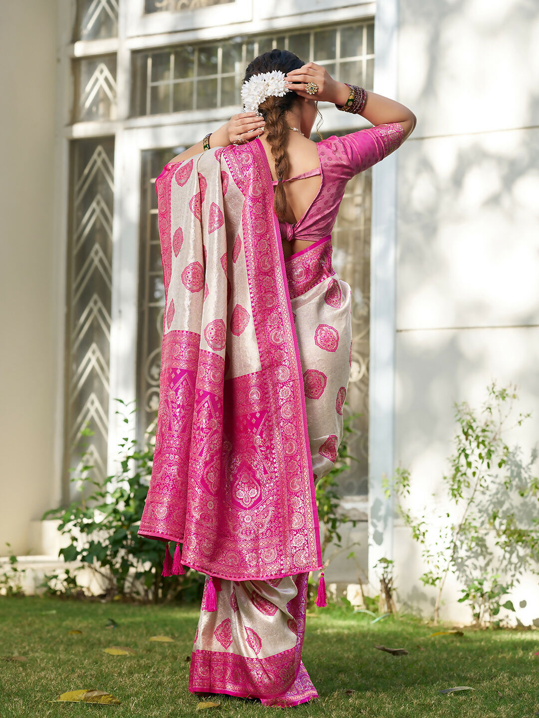 Shree Shyam Fashion Cream With Pink Silk Blend Saree - Distacart