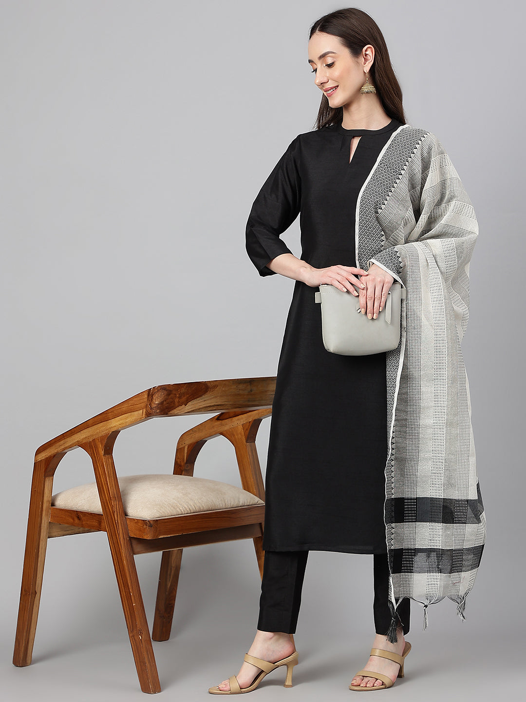 Janasya Women's Black Crepe Silk Solid Straight Festival Kurta Set