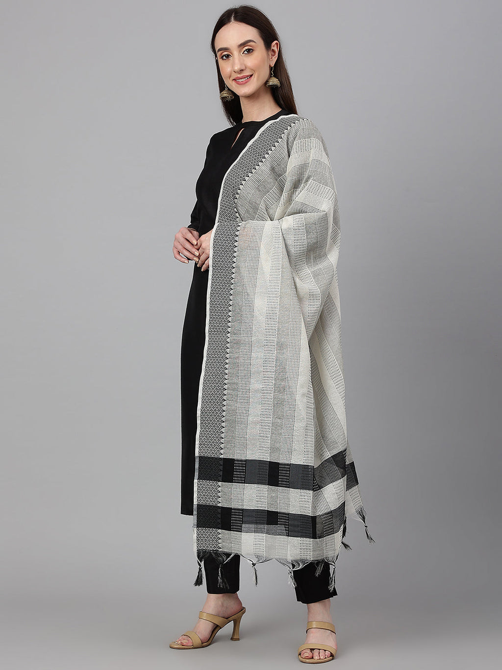 Janasya Women's Black Crepe Silk Solid Straight Festival Kurta Set
