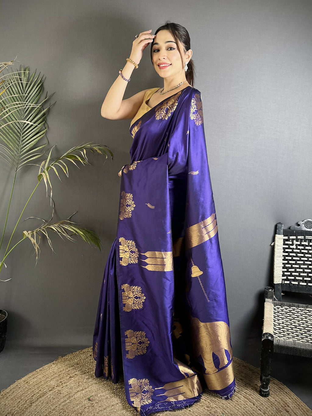 Joban Fashion Violet Motifs Zari Weaving Soft Silk Banarasi Saree