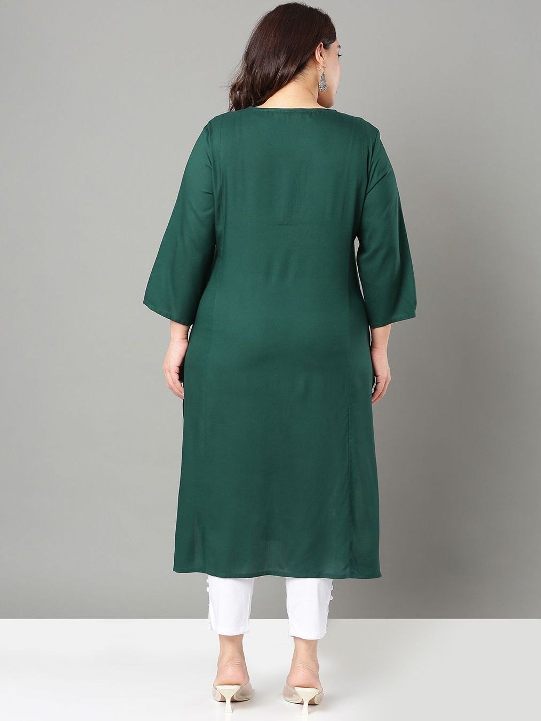 Sztori Plus Size Geometric Embroidered Thread Work Straight Kurta