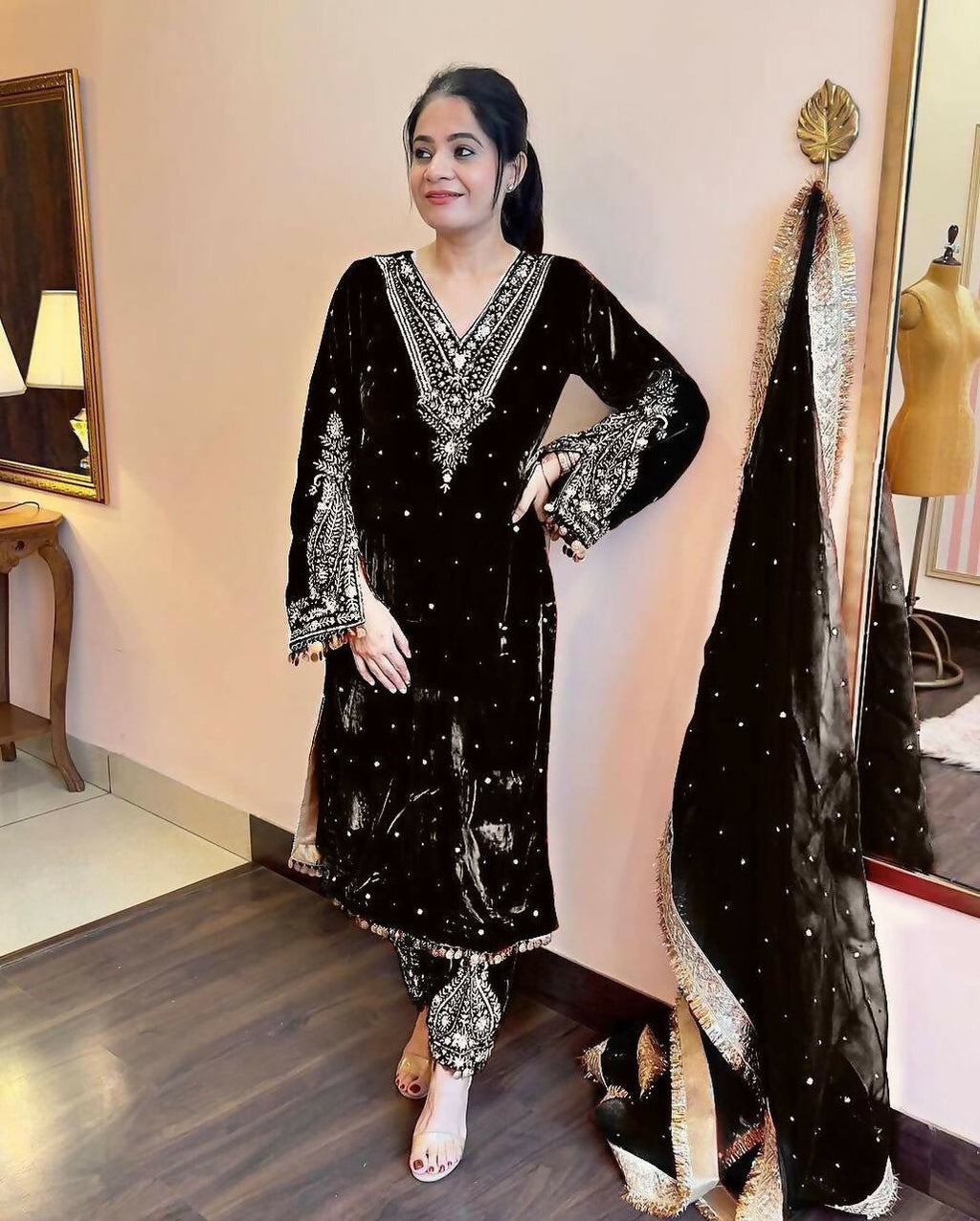 Joban Fashion Black Velvet Embroidery Kurta Set - Distacart