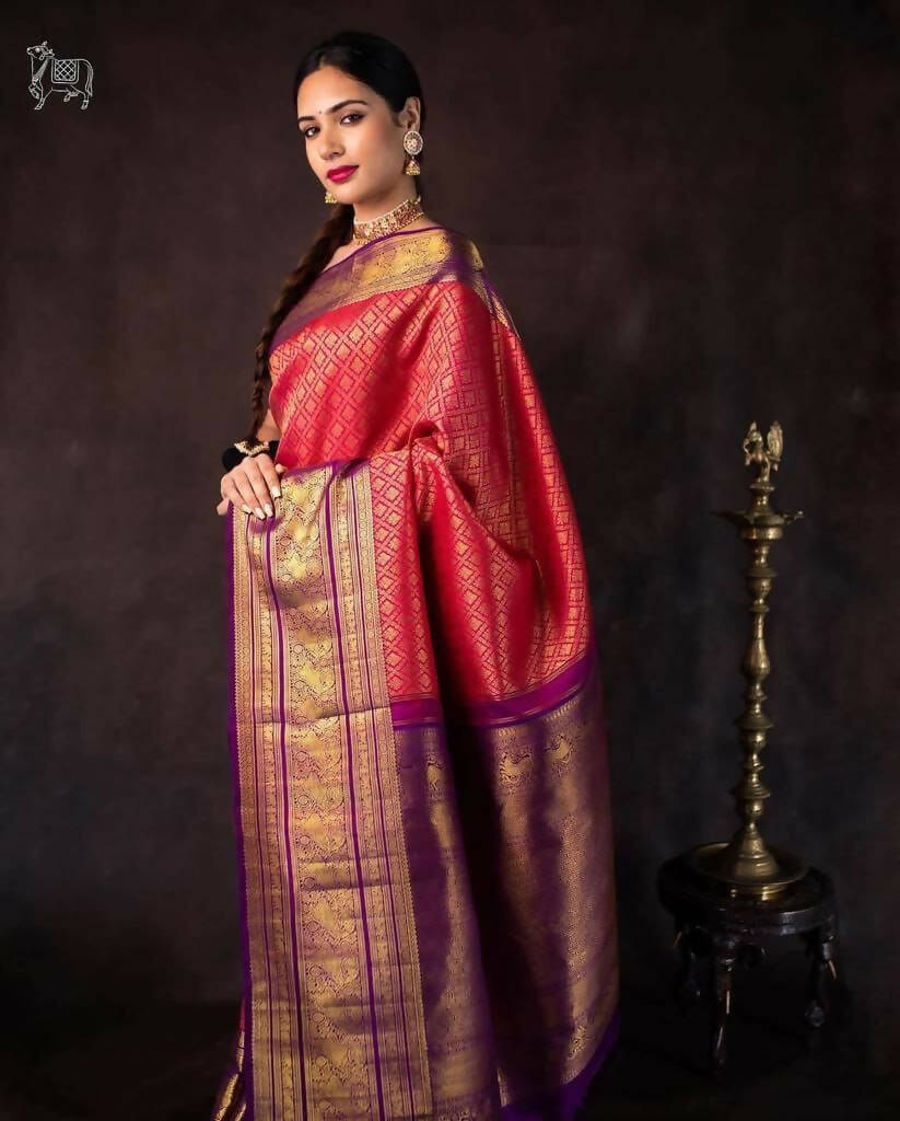DEIANA'S Beautiful Designer Golden zari Soft Lichi Silk Saree - Red