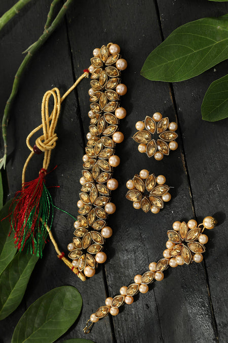 Mominos Fashion Johar Kamal Gold-Polished Brass Finish Kundan/Pearls Choker For Women (Golden)