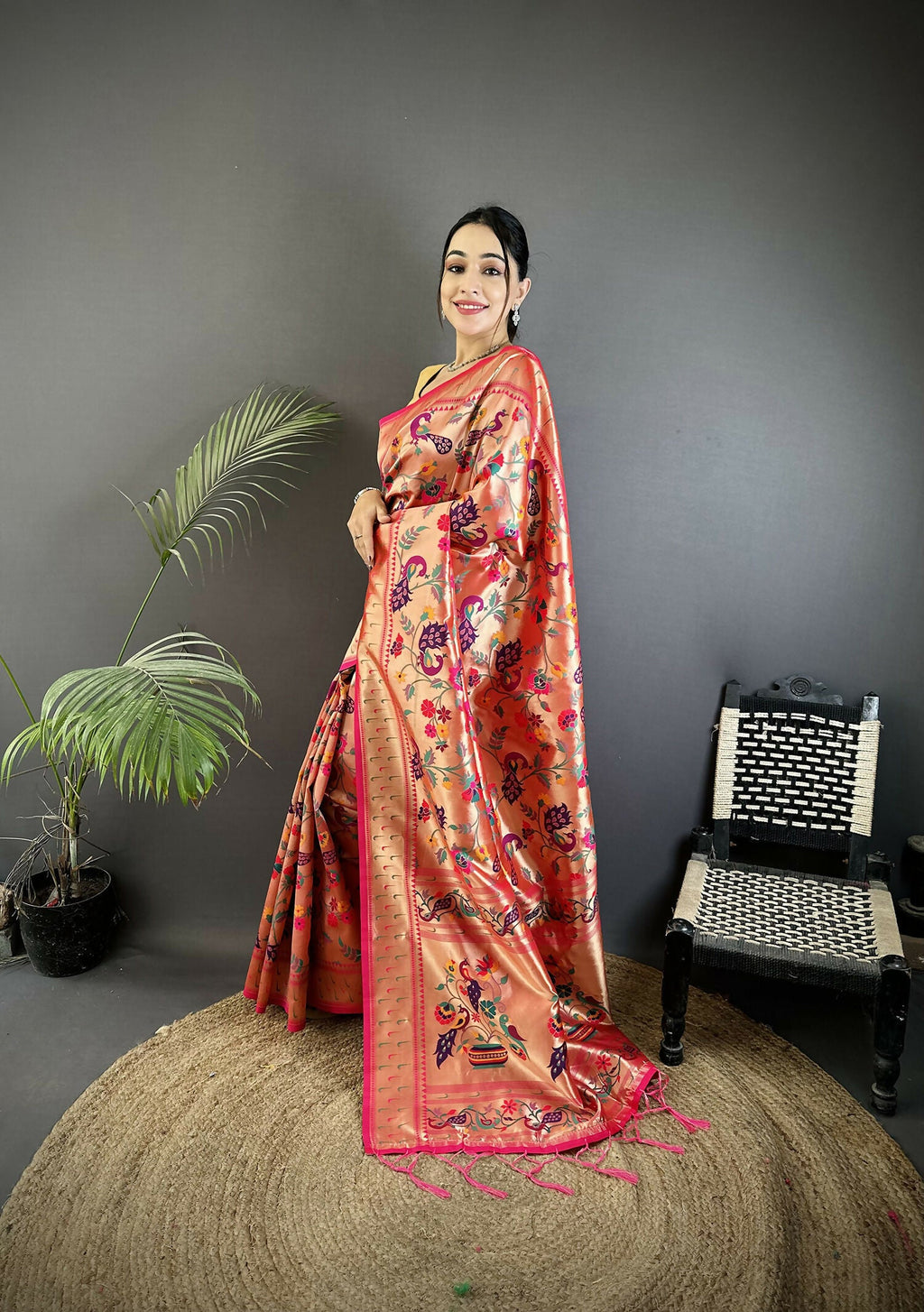 Joban Fashion Reddish Pink Peacocks Flowers & Leaves Soft Silk Paithani Saree - Distacart