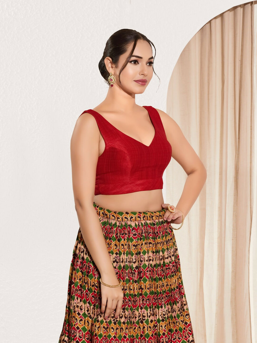Joban Fashion Red Mulberry Silk Padded Blouse With Round Neck Sleeveless - Distacart