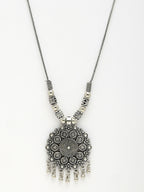 NVR Women's Silver-Toned Floral Shape Pendant with Chain