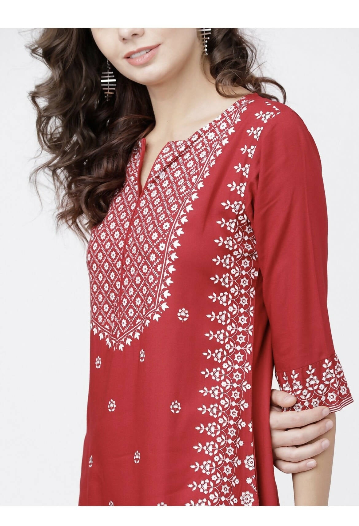 Cheera Embellished Daily Wear Cotton Blend Kurta - Red & White