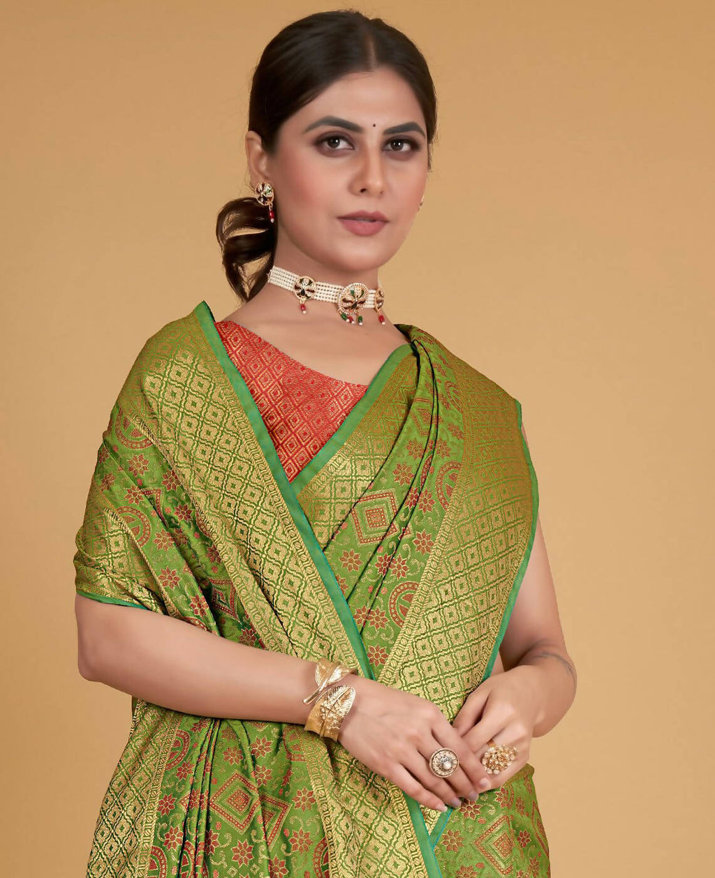 Green Silk Woven Design Saree With Unstitched Blouse Piece - Akshita