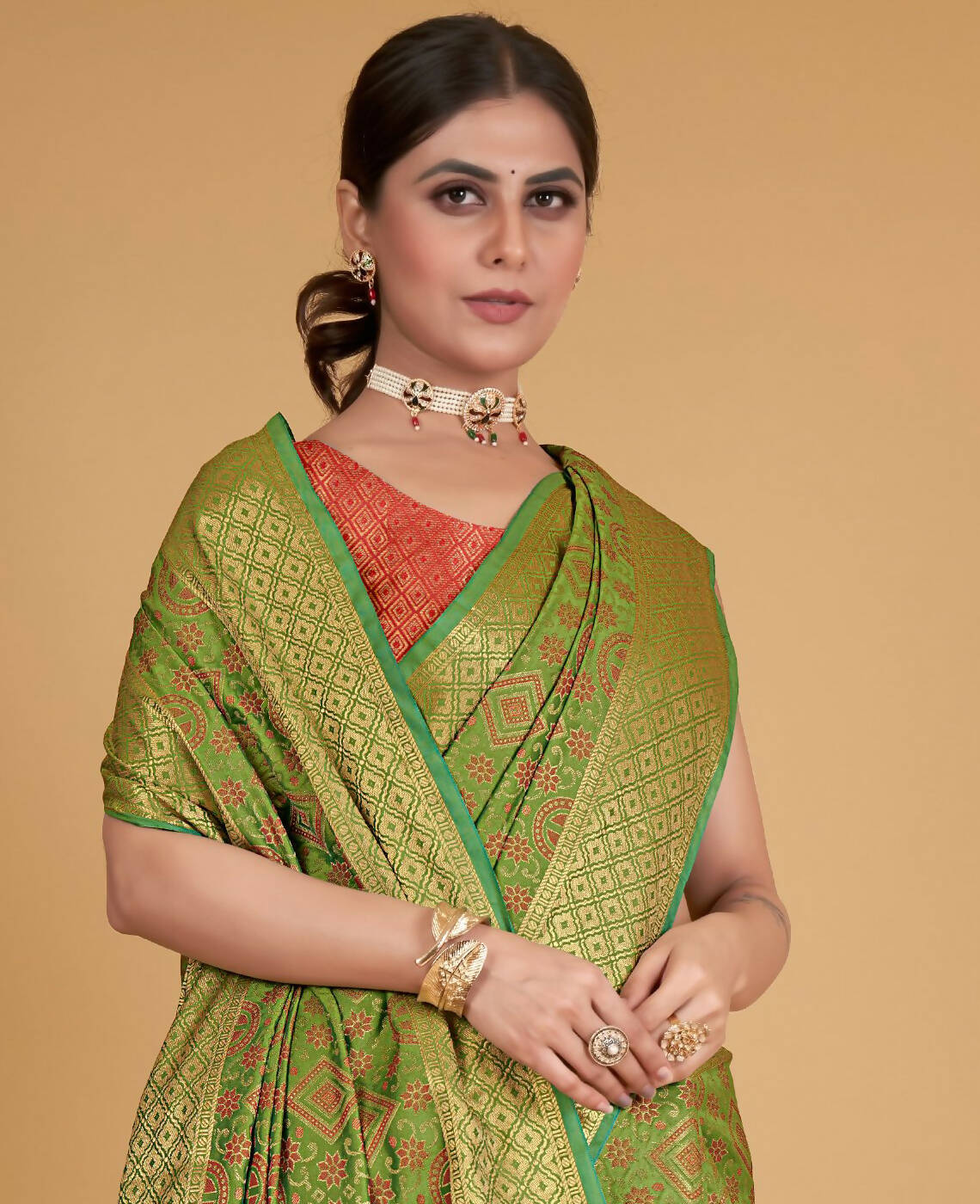 Green Silk Woven Design Saree With Unstitched Blouse Piece - Akshita