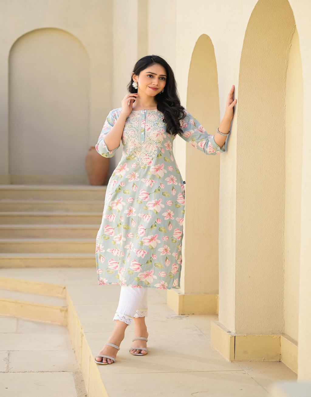 Juniper Green Floral Printed Cotton Kurta With Thread Work & Buttons - Distacart