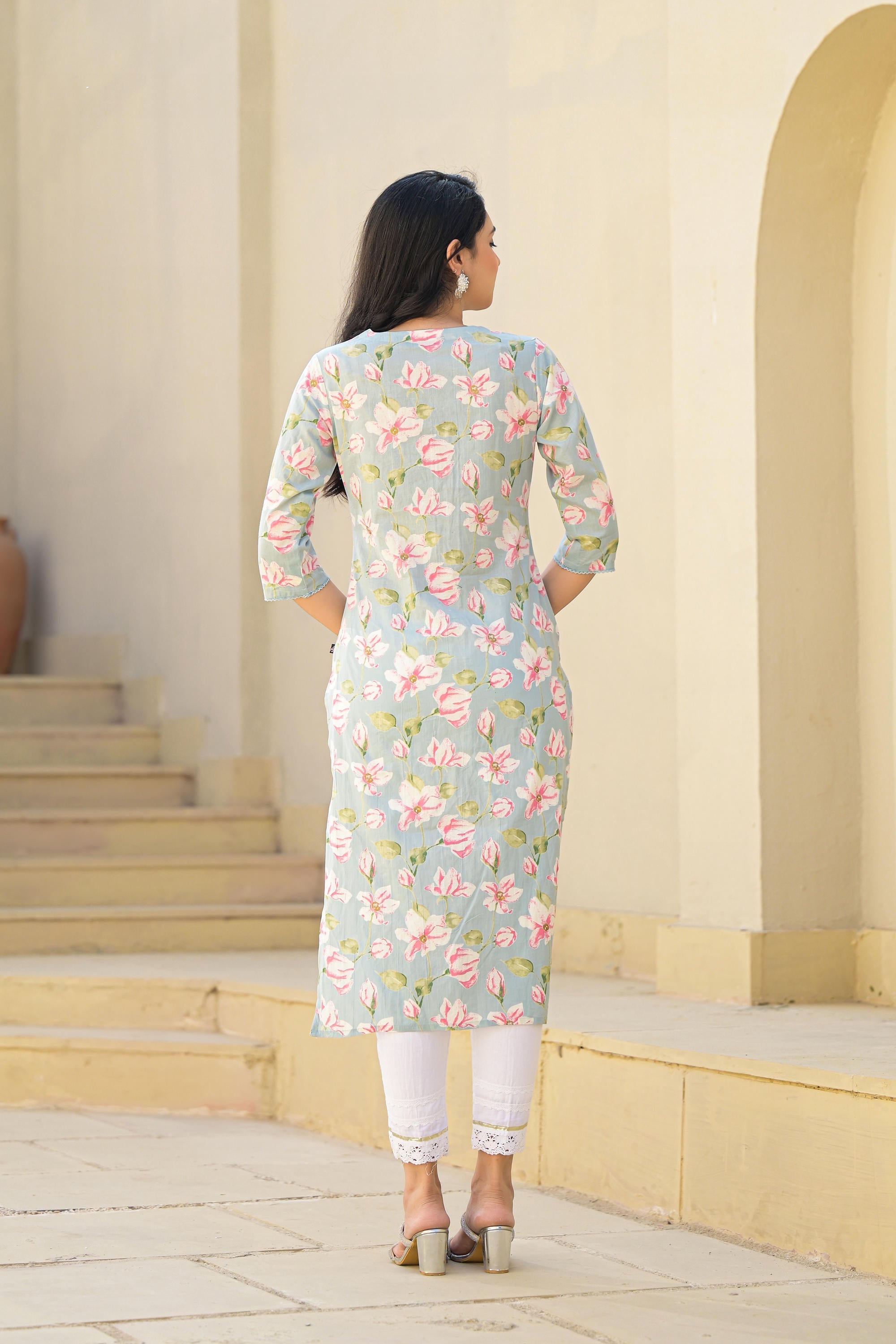 Juniper Green Floral Printed Cotton Kurta With Thread Work & Buttons - Distacart