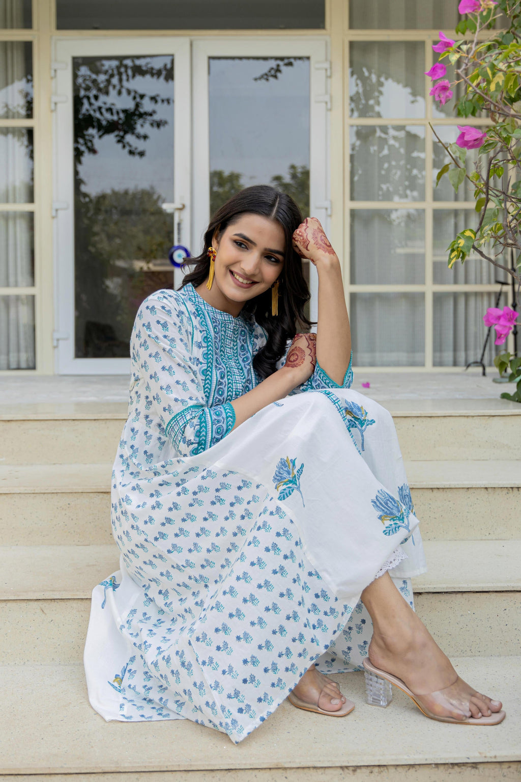 Juniper Women's White Floral Printed Cotton Kurta With Buttons