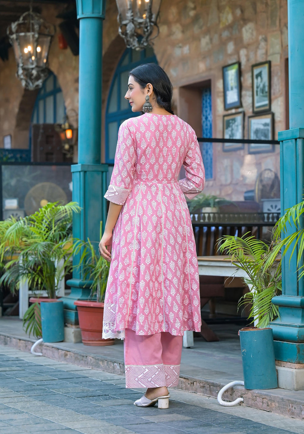 Juniper Powder Rose Pink Lace-Trim Printed Kurta Set With Dupatta - Distacart