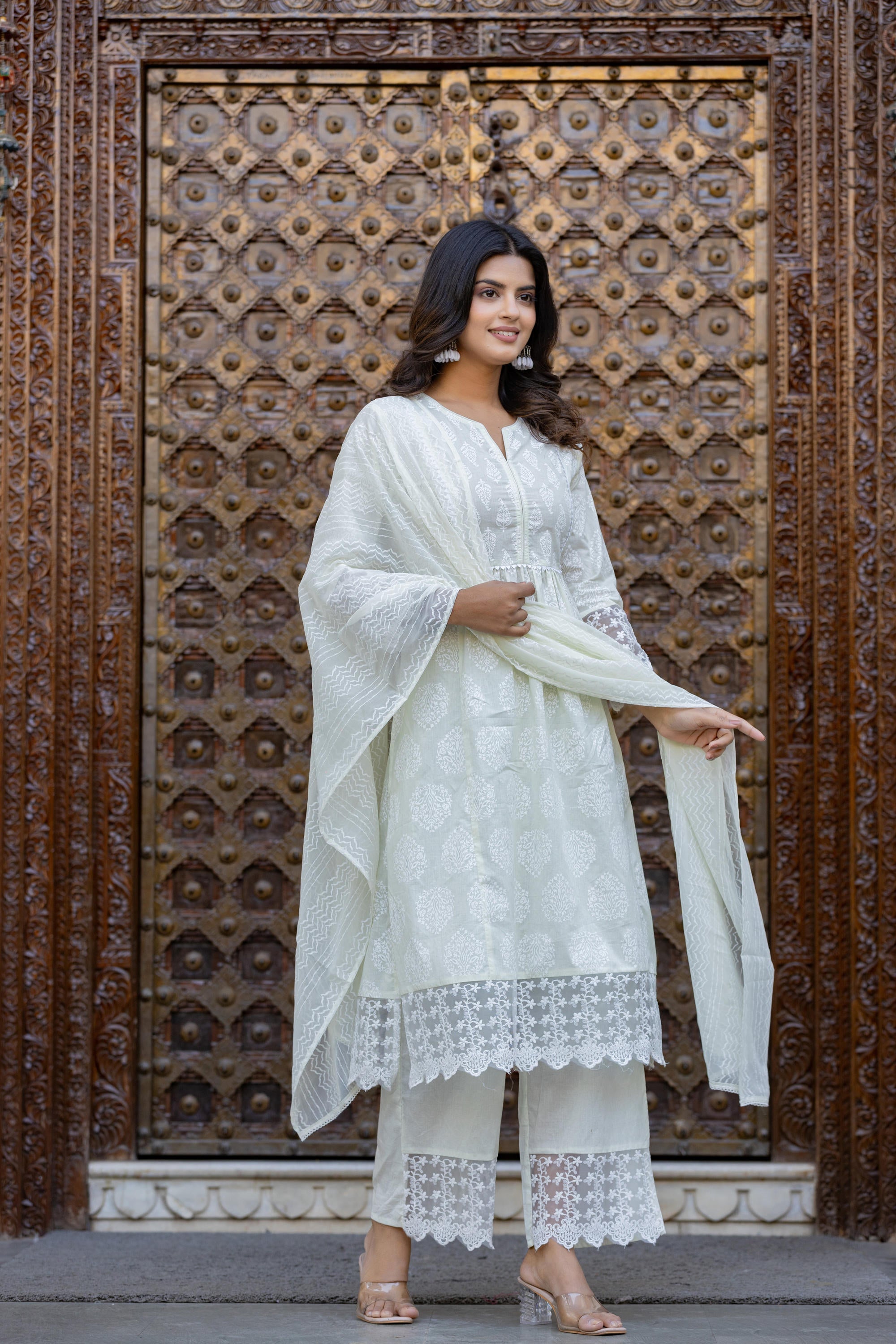 Juniper White Ethnic Motif Printed Cotton Kurta Set With Lace & Thread Work - Distacart
