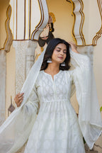 Juniper White Ethnic Motif Printed Cotton Kurta Set With Lace & Thread Work - Distacart