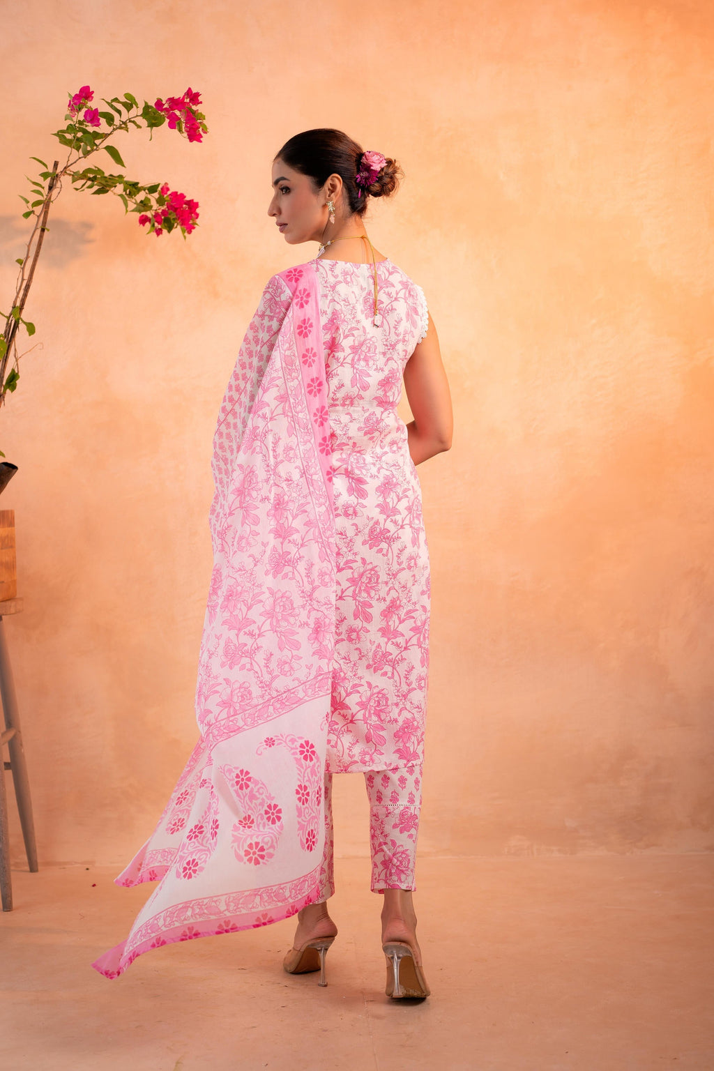Juniper Pink Whisper Floral Kurta Pant And Dupatta Set - Distacart
