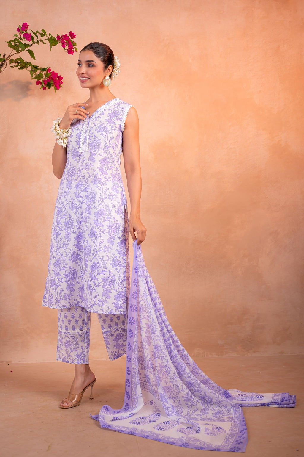 Juniper Lavender Whisper Floral Kurta Pant And Dupatta Set - Distacart