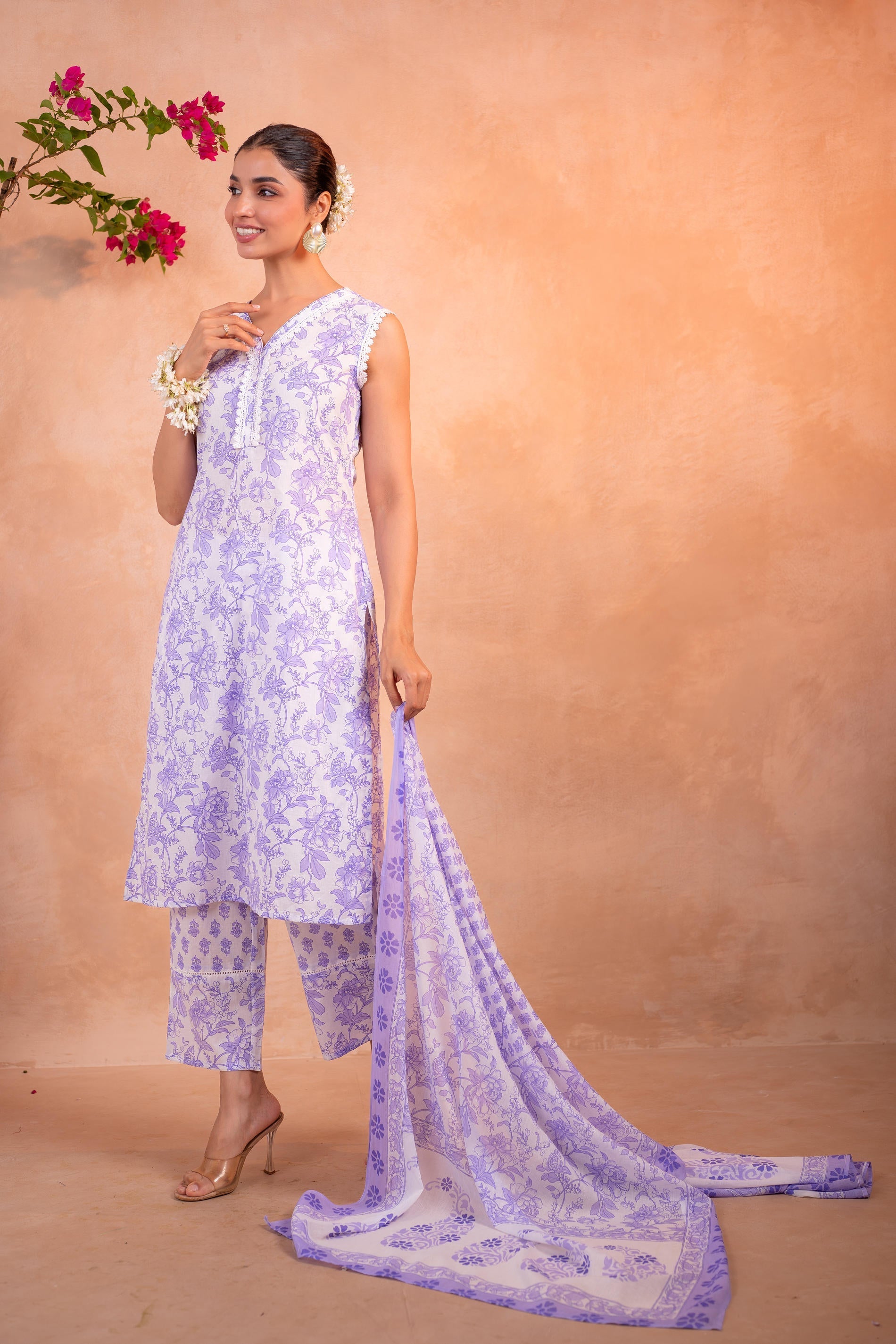 Juniper Lavender Whisper Floral Kurta Pant And Dupatta Set - Distacart