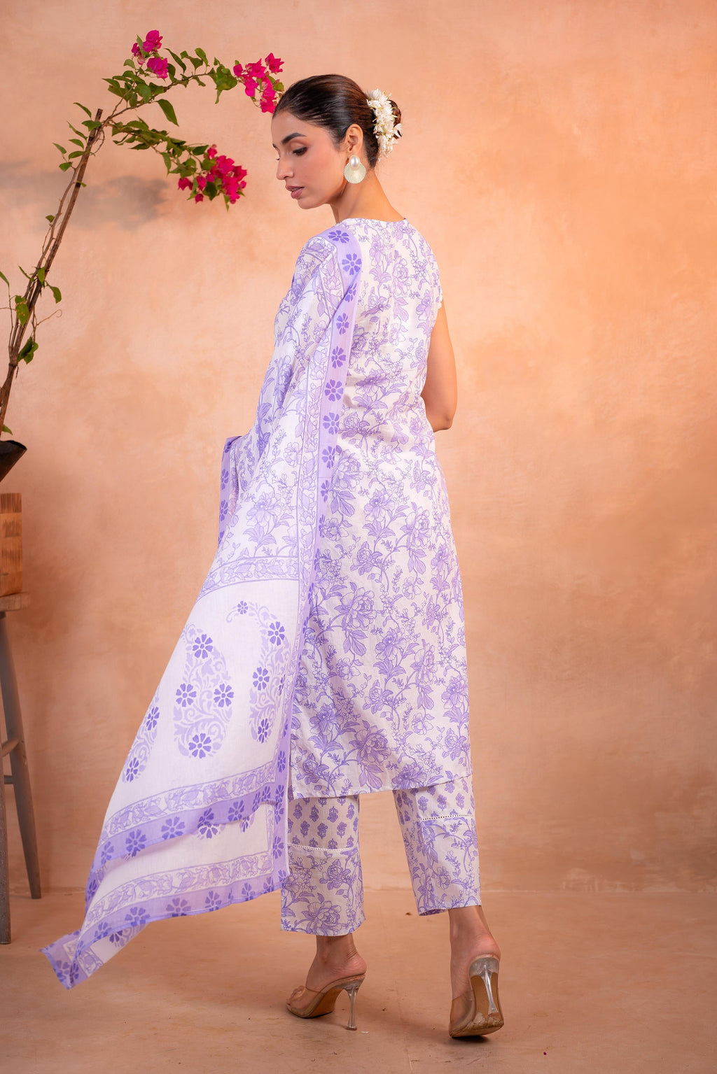 Juniper Lavender Whisper Floral Kurta Pant And Dupatta Set - Distacart