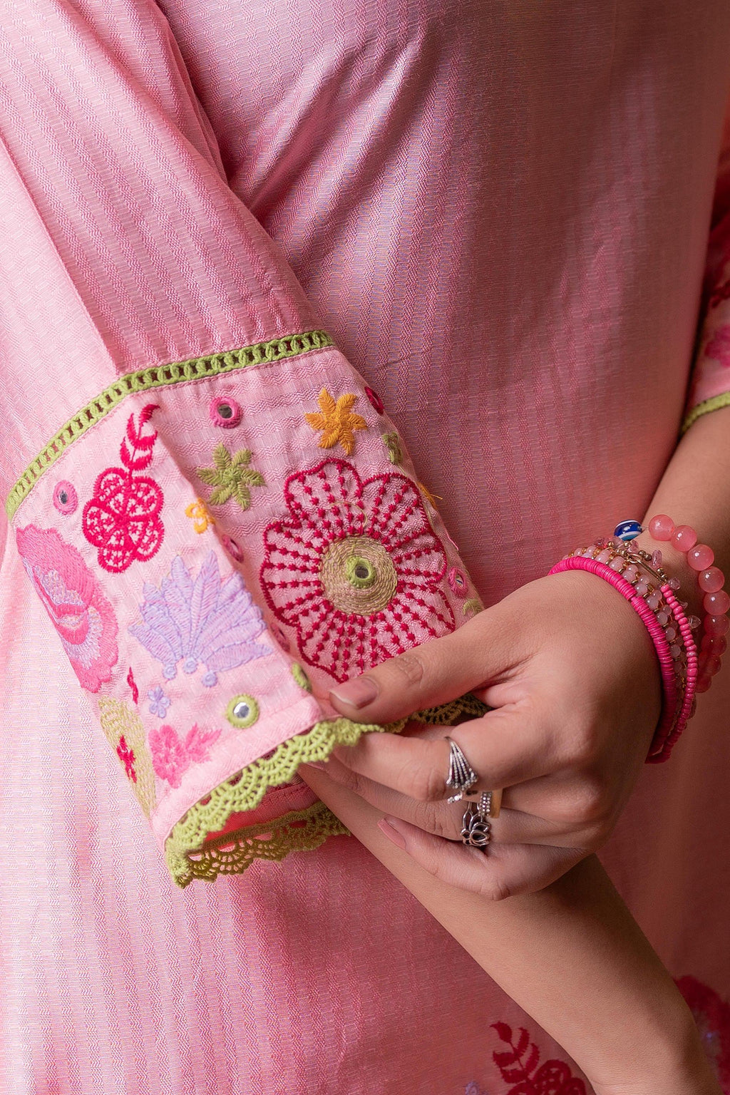 Juniper Peach Bloom Tassel Kurta Co-Ord - Distacart