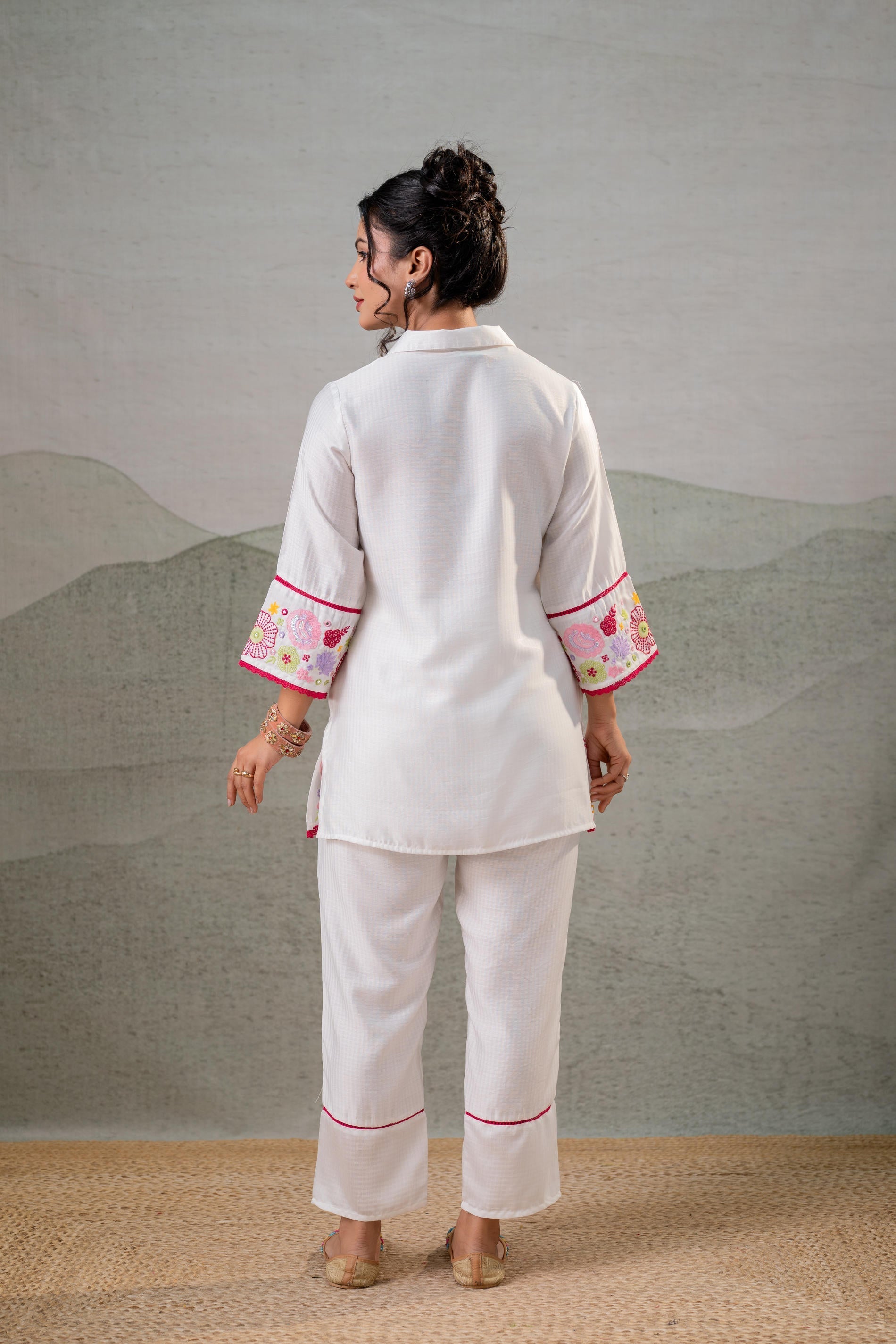 Juniper White Bloom Tassel Kurta Co-Ord - Distacart