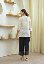 Juniper White Solid Cotton Tunic With Buttons & Lace