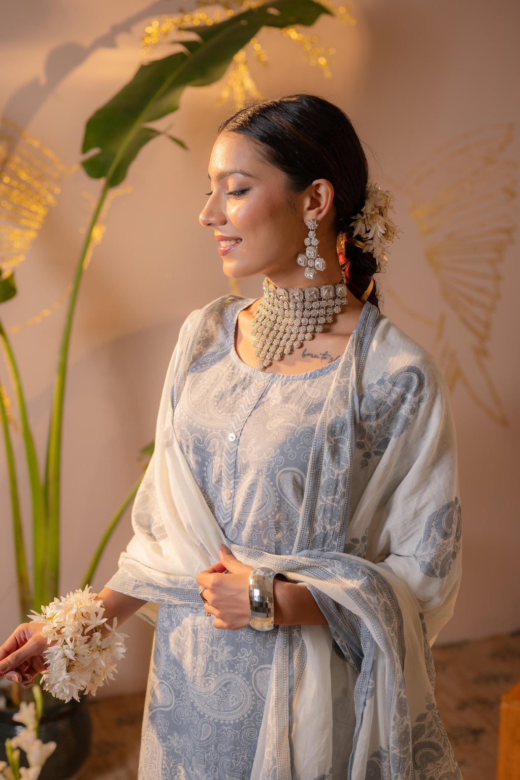 Juniper Powder Grey Paisley Grace Kurta Pant And Dupatta Set - Distacart