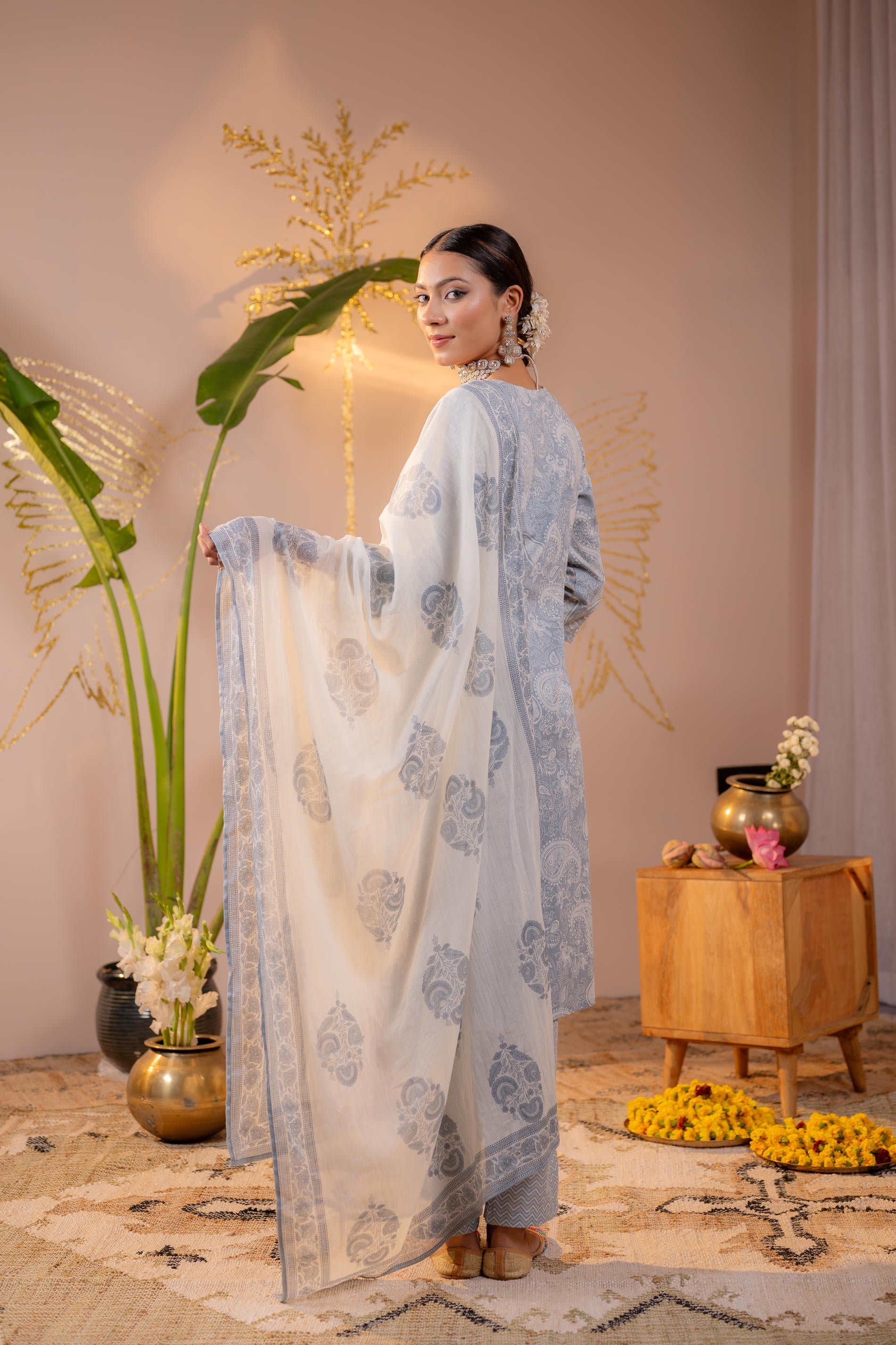 Juniper Powder Grey Paisley Grace Kurta Pant And Dupatta Set - Distacart