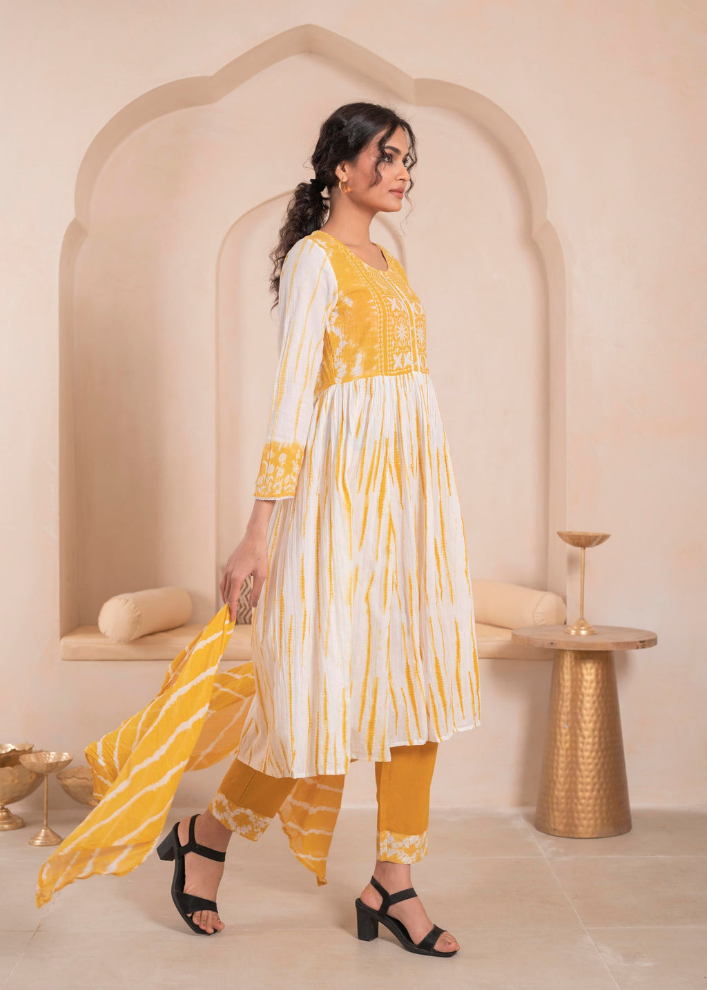 Juniper Mustered and white kurta , solid bottom and tie - dye dupatta with cotton lace , buttons , sequence - Distacart