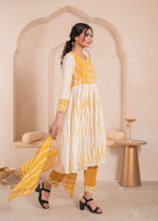 Juniper Mustered and white kurta , solid bottom and tie - dye dupatta with cotton lace , buttons , sequence - Distacart